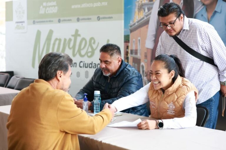 La presidenta Ariadna Ayala en las jornadas por amor a Puebla.