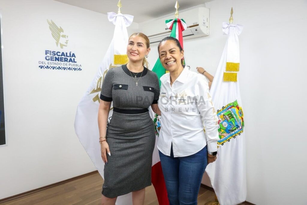 En el marco de este encuentro, la presidenta de Atlixco, Ariadna Ayala, recibió un reconocimiento por su destacada labor en favor de la protección y bienestar animal en el estado.