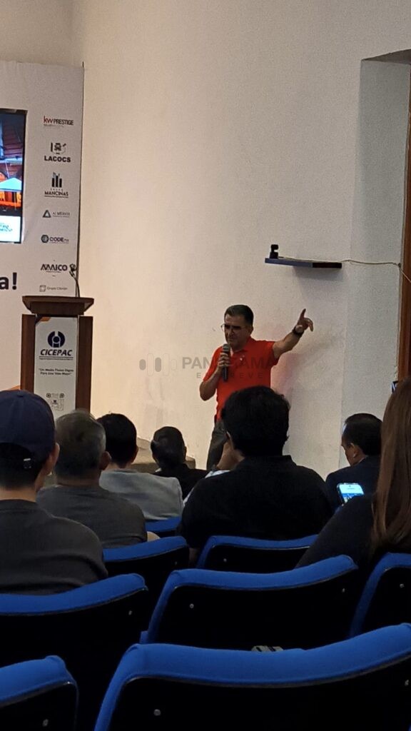 Se llevo la firma la firma del convenio de colaboración entre el Colegio de Ingenieros Civiles del Estado de Puebla y la Cámara Nacional de la Industria de Artes Gráficas.