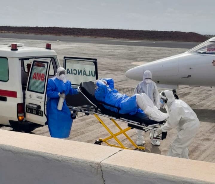 El crucero MV Hondius, que navegaba tras recorrer la Península Antártica, se ha visto envuelto en un brote de virus hantavirus que ha dejado al menos tres personas fallecidas 