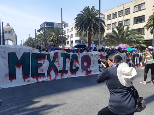 La situación en México resulta particularmente preocupante. De acuerdo con ARTICLE 19, desde el año 2000 se han documentado 176 asesinatos de periodistas.