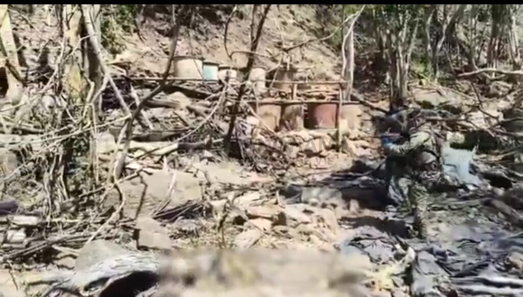 Semar segura más de 4 toneladas de metanfetamina al desmantelar tres narcolaboratorios en Sinaloa.