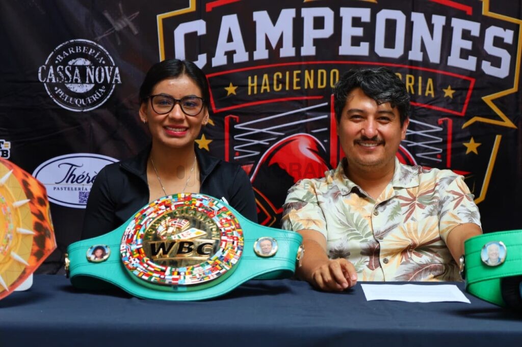  Los regidores del Cabildo, Ovidio Celis Córdova y Manuel Durán Gómez invitaron a las y los poblanos a disfrutar de la función de box "Campeones: Haciendo Historia”.