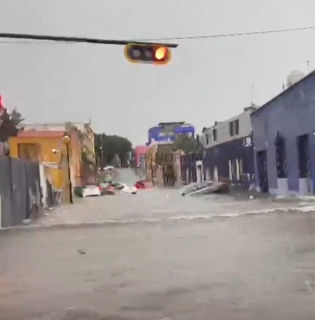 Las intensas lluvias en Puebla registradas la tarde y noche de este domingo dejaron un saldo trágico de una persona fallecida.