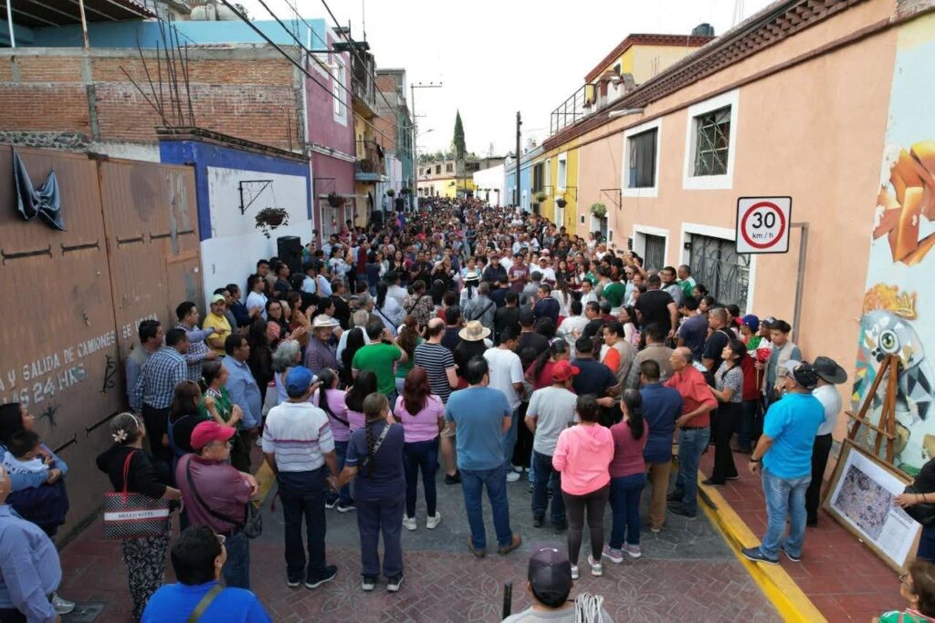 La presidenta de Atlixco, Ariadna Ayala, inauguró la rehabilitación integral de pavimentación con concreto hidráulico