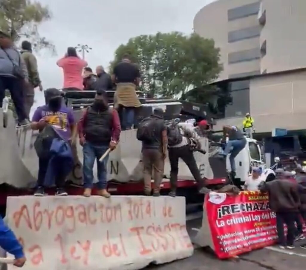 Cuando faltan apenas dos días para que México sea el centro de atención del planeta con la inauguración del Mundial en el Estadio Banorte, una imagen muy distinta a la de la celebración deportiva recorre las calles de la capital del país.