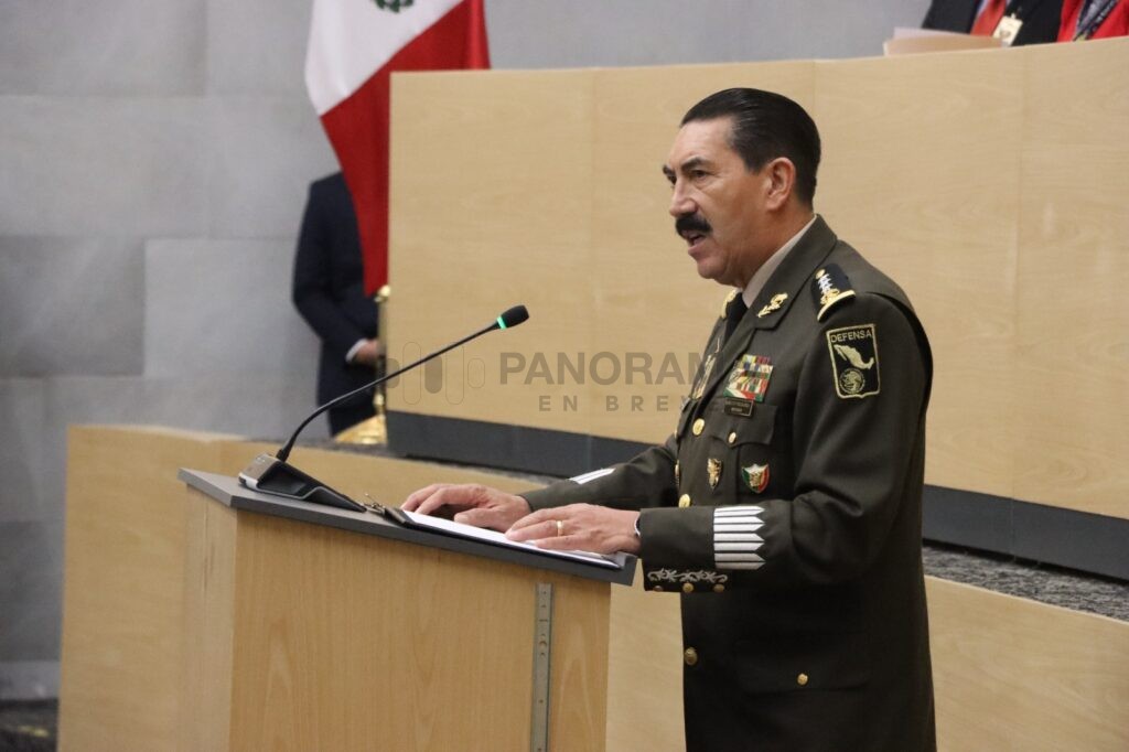 El Congreso del Estado de Puebla entregó la Presea “General Ignacio Zaragoza” al General de División del Estado Mayor Retirado, José Alfredo González Rodríguez y al maestro Salvador Sánchez Trujillo