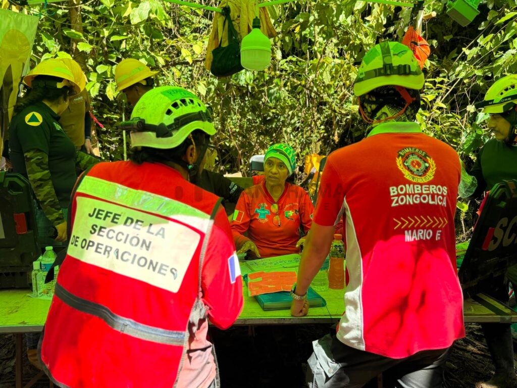 La visita a Cuetzalan terminó en tragedia luego de que una familia originaria del municipio de Chignautla quedara atrapada en la Gruta Chichicazapan.
