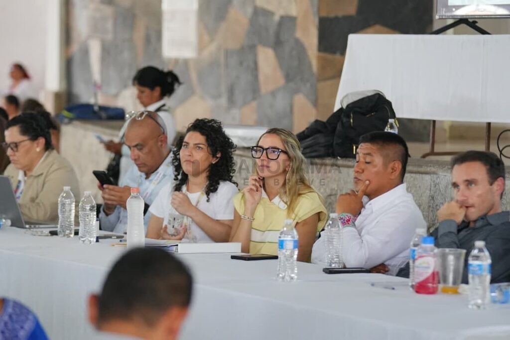 El Ayuntamiento de Cuetzalan, realizó una mesa de trabajo con representantes del sector para impulsar la capacitación, certificación y regulación del sector.