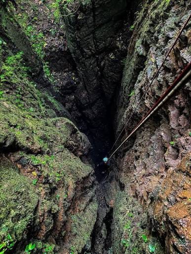 La visita a Cuetzalan terminó en tragedia luego de que una familia originaria del municipio de Chignautla quedara atrapada en la Gruta Chichicazapan.