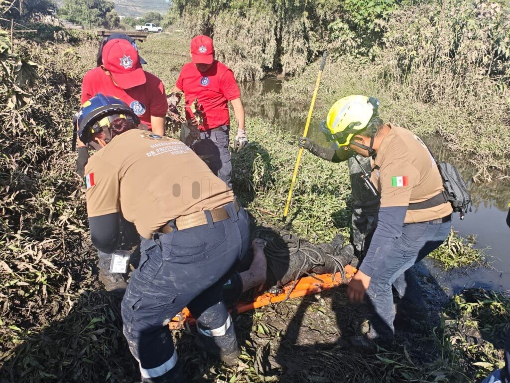 Localizaron el cuerpo del policía municipal Agustín Malo Martínez, fue arrastrado por la corriente del río Atoyac durante las lluvias en Santa Clara Ocoyucan.