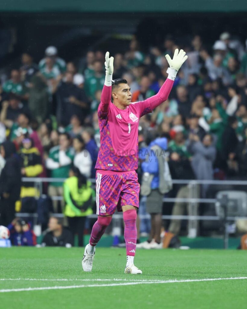 La Selección Mexicana cumplió con las expectativas y venció 2-0 a Ecuador en el Estadio Ciudad de México para asegurar su lugar en los octavos de final de la Copa Mundial de la FIFA 2026.