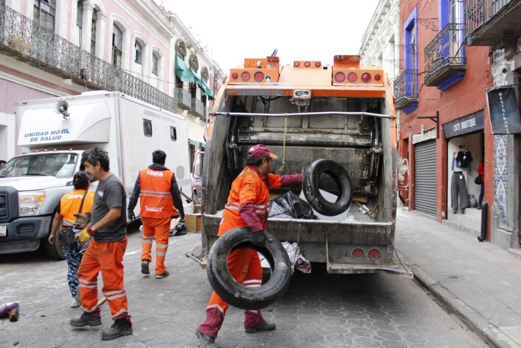 Por instrucciones del presidente municipal, Pepe Chedraui Budib, el Gobierno de la Ciudad continúa con las acciones de atención y recuperación en los puntos afectados por las lluvias.