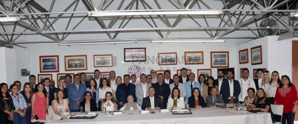 a Cámara Nacional de Comercio, Servicios y Turismo (CANACO) de Puebla celebró la Sexta Sesión Ordinaria de su Consejo Directivo, encabezada por su presidente, Héctor Landero Camacho