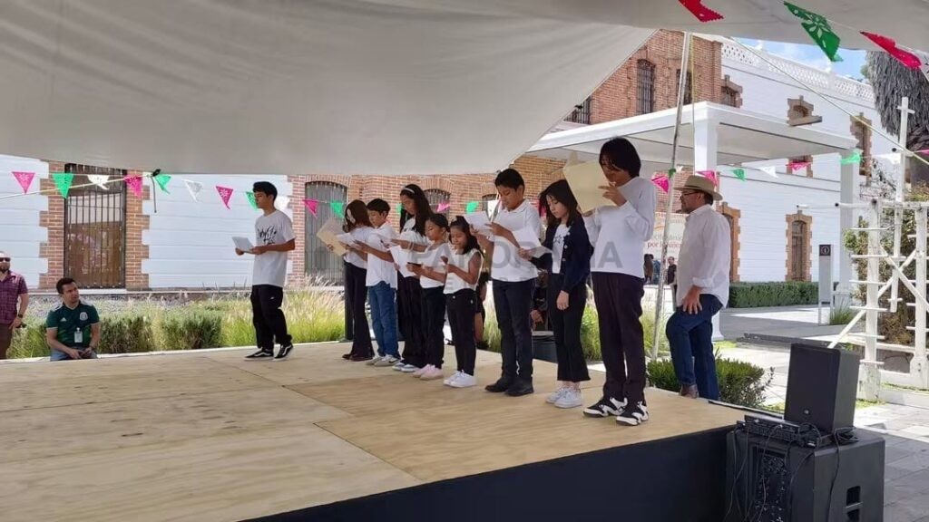 El Museo Regional de Cholula se convirtió en punto de encuentro para familias, niñas, niños, artesanos y visitantes durante la “Tardecita Mexicana por la Niñez, Kermés con Causa”.