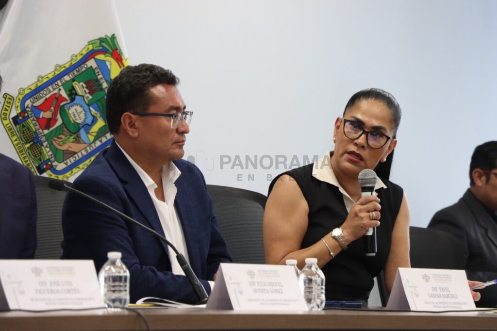 De los 10 integrantes del Cabildo de Acatlán, nueve han presentado su renuncia, únicamente un regidor deberá comparecer en la audiencia el 10 de septiembre.