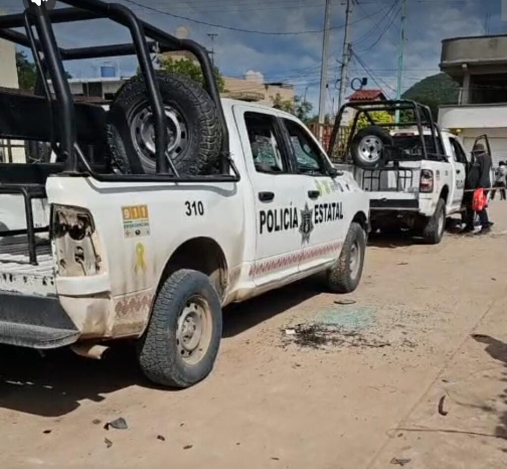 El secretario de Seguridad Pública de Coyuca de Benítez, Mario Arturo Castillo Ramos, fue detenido este jueves junto con elementos de la Policía Municipal.