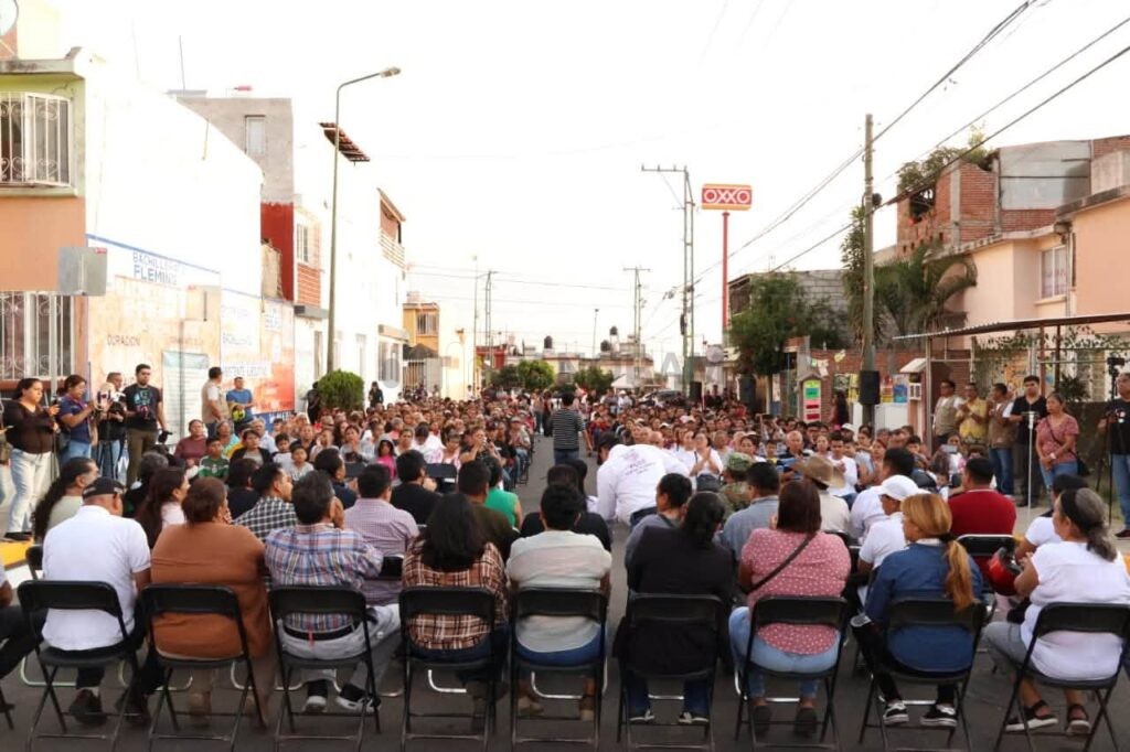 La presidenta municipal de Atlixco, Ariadna Ayala, regresó al fraccionamiento El Cerril para refrendar su compromiso con las familias de esta zona.