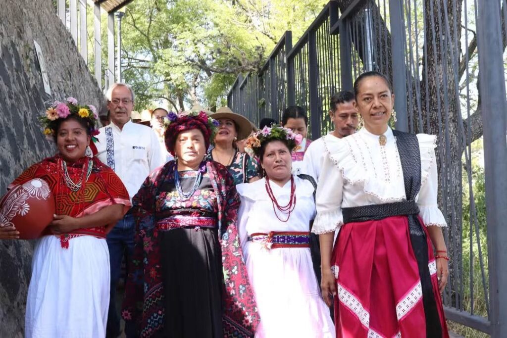 El color, la música, la danza y las tradiciones de los pueblos originarios se hicieron presentes este domingo en Atlixco durante la celebración de la 61ª edición del Huey Atlixcáyotl.