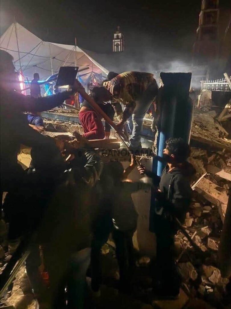 Una explosión de pirotecnia ocurrida durante una celebración religiosa en la comunidad de Santa María Canchesdá, municipio de Temascalcingo, dejó 10 personas muertas y 82 lesionadas,