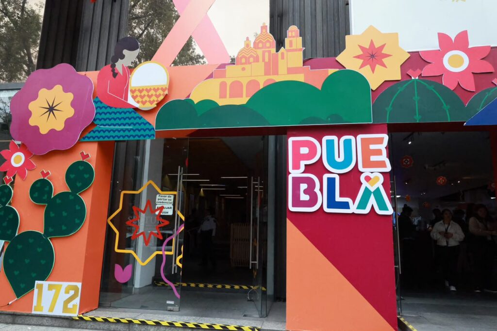La muestra reúne productos que representan la diversidad cultural, gastronómica y artesanal de Puebla, con el objetivo de ampliar las oportunidades de comercialización.