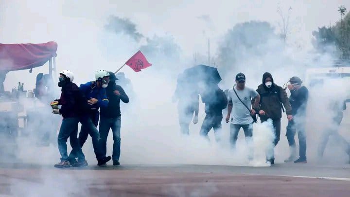 Francia vivió este martes una de las jornadas de protesta estudiantil más multitudinarias de los últimos años, con cientos de miles de personas movilizadas contra el deterioro de la educación pública.