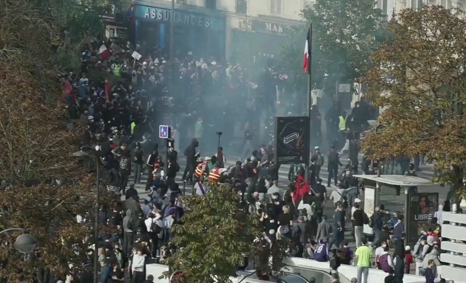 Francia vivió este martes una de las jornadas de protesta estudiantil más multitudinarias de los últimos años, con cientos de miles de personas movilizadas contra el deterioro de la educación pública.