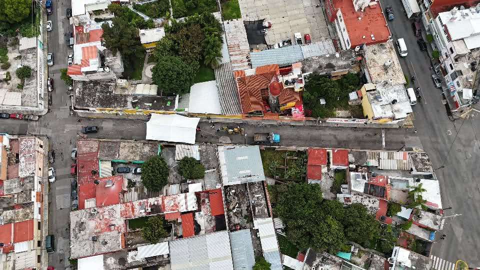 La presidenta municipal de Atlixco, Ariadna Ayala Camarillo, dio inicio a los trabajos de rehabilitación de la calle 19 Oriente.