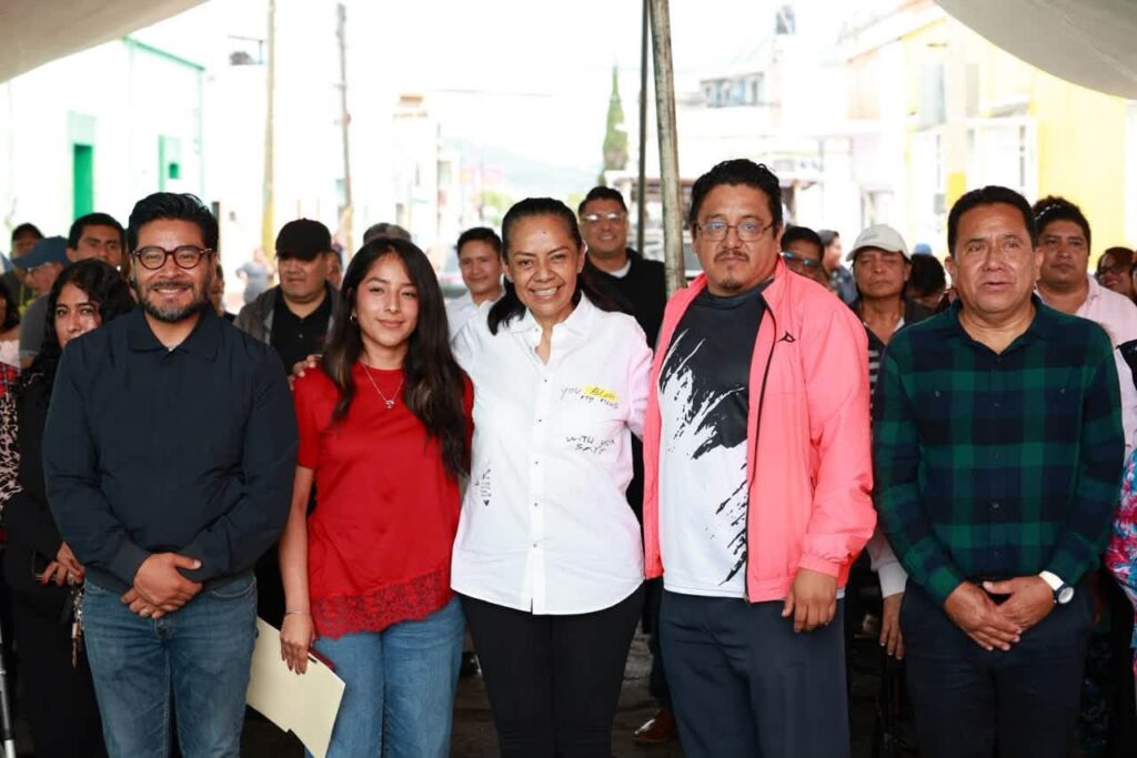 La presidenta municipal de Atlixco, Ariadna Ayala Camarillo, dio inicio a los trabajos de rehabilitación de la calle 19 Oriente.